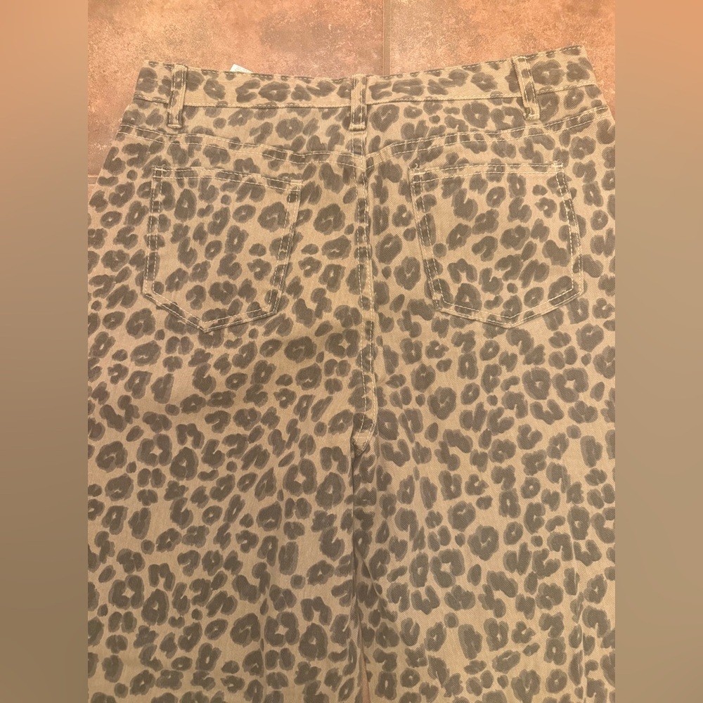 Leopard Print Wide Leg Jeans NWOT - Picture 7 of 8